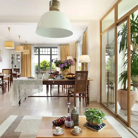 Feriehus Kashubian & *