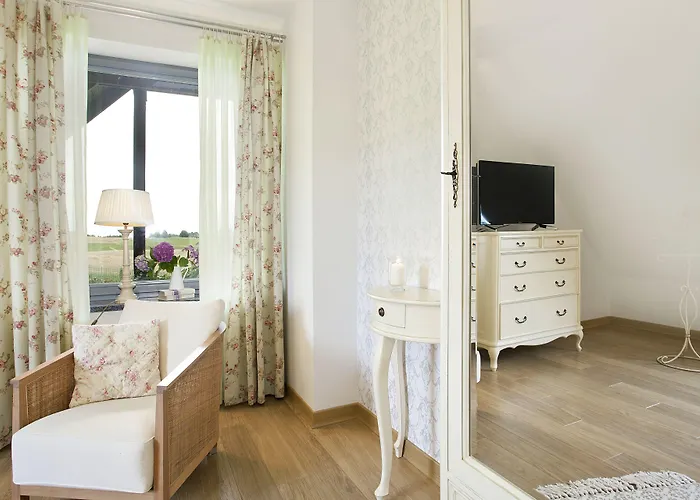 Kashubian & Semesterbostad Starkowa Huta